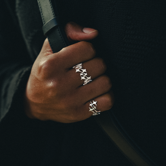 Iced Monogram Ring Argenté