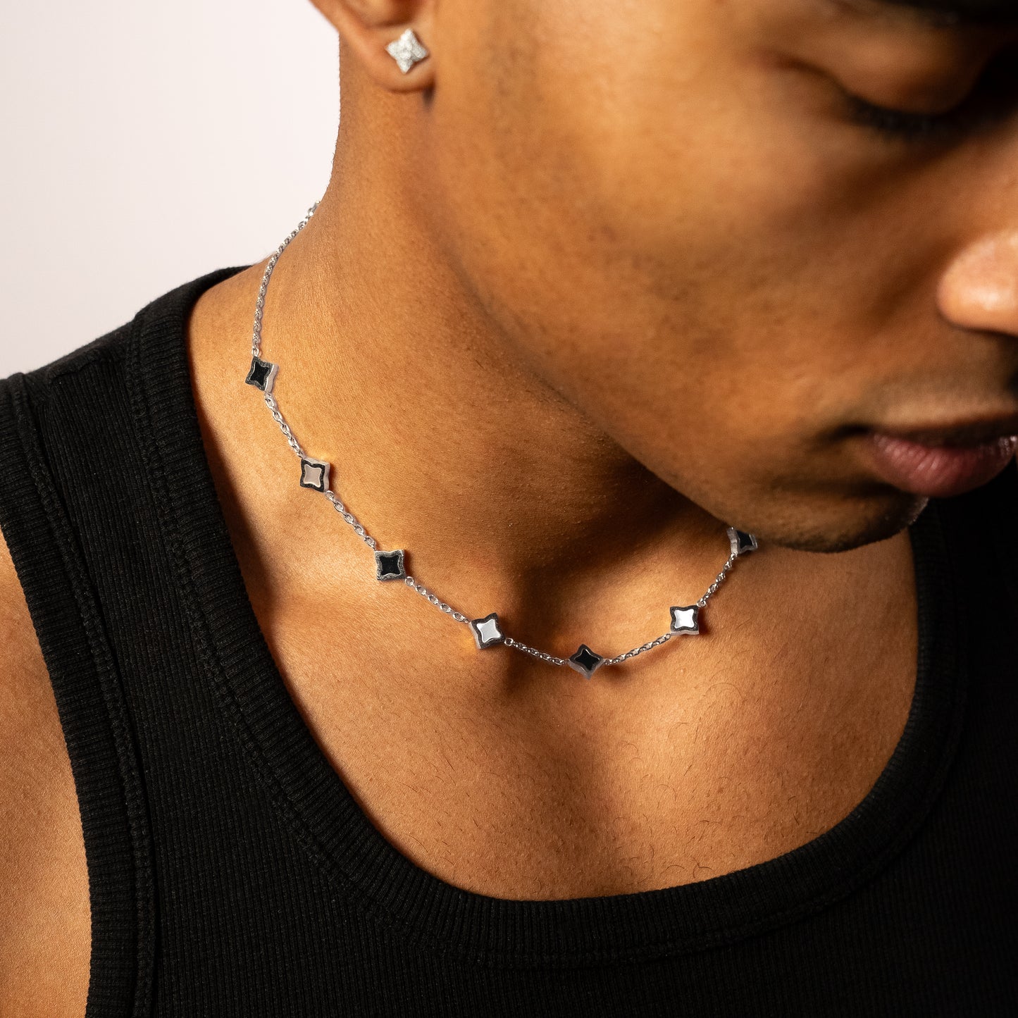 Chaîne Flower câble Argentée - Motif Blanc & Noir