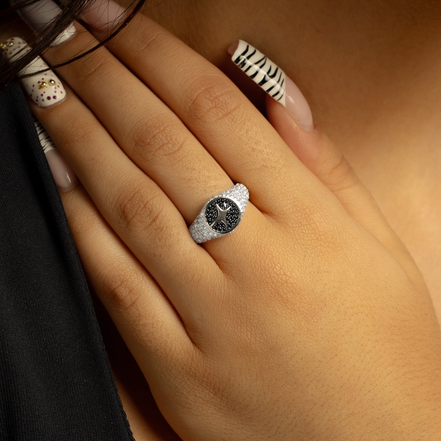 Iced Round signet ring argentée