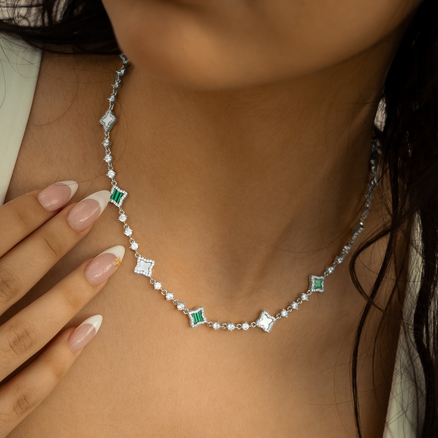 Chaîne Flower Tennis Argentée - Motif Blanc & Vert