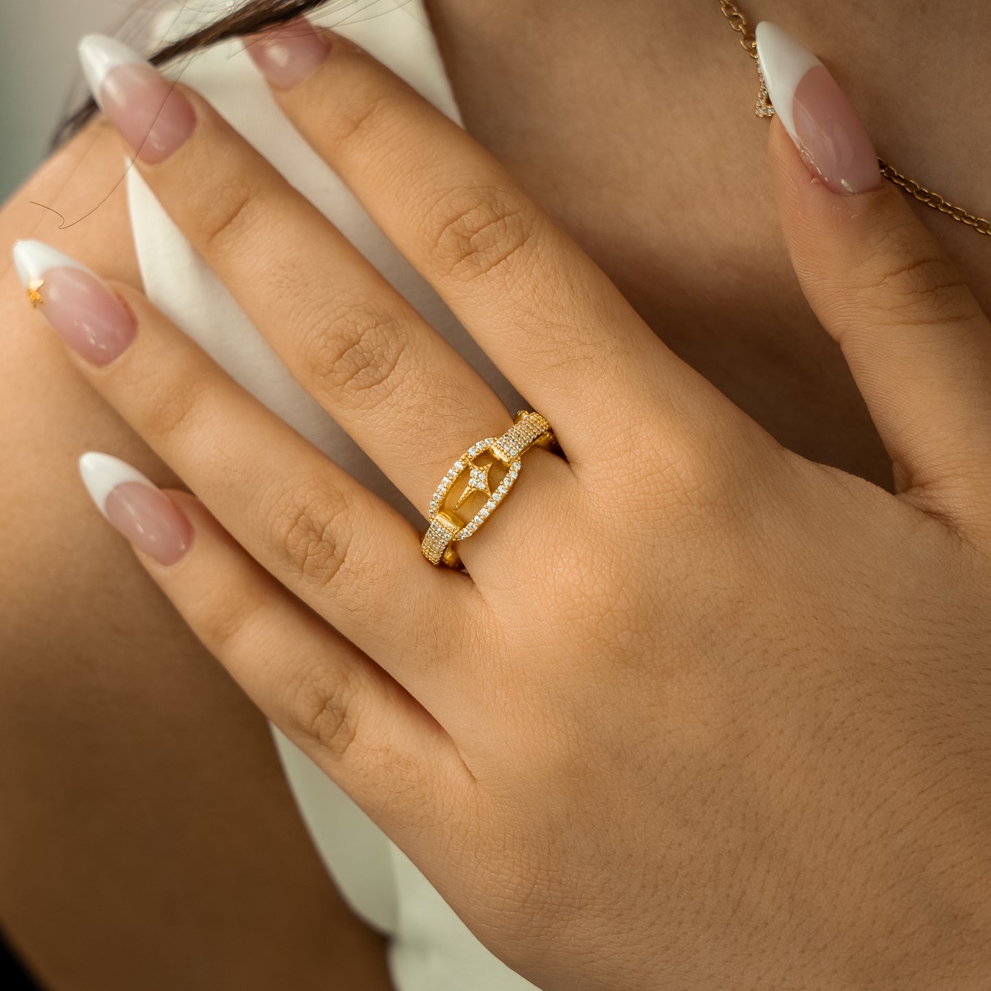 Iced H-ring signature dorée