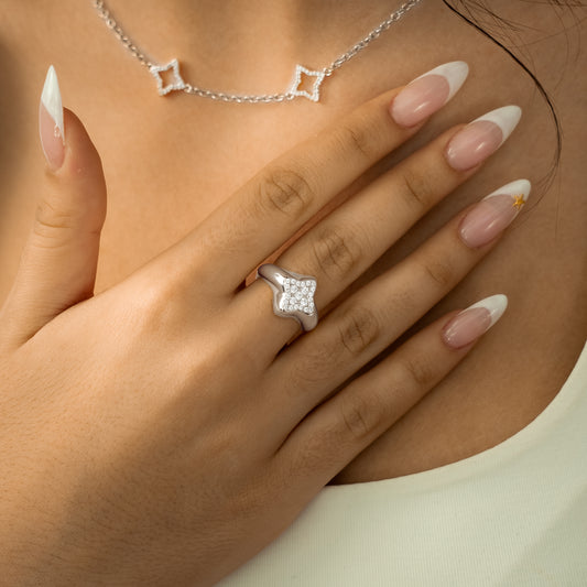 Flower signet ring argentée