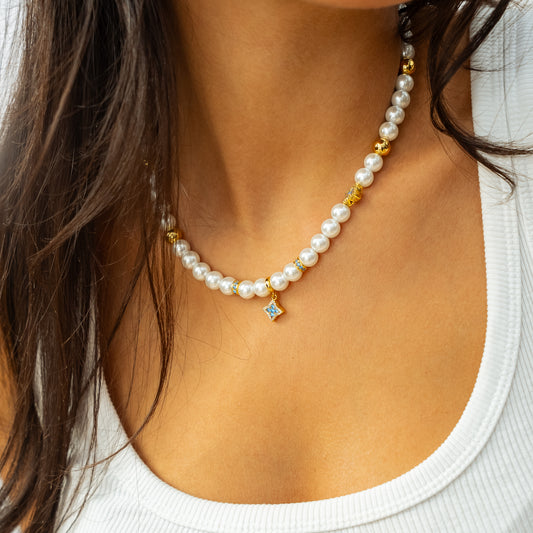 Chaîne Flower Pearl Dorée - Pierres Bleues