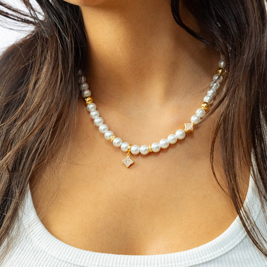 Chaîne Flower Pearl Dorée - Pierres Blanches