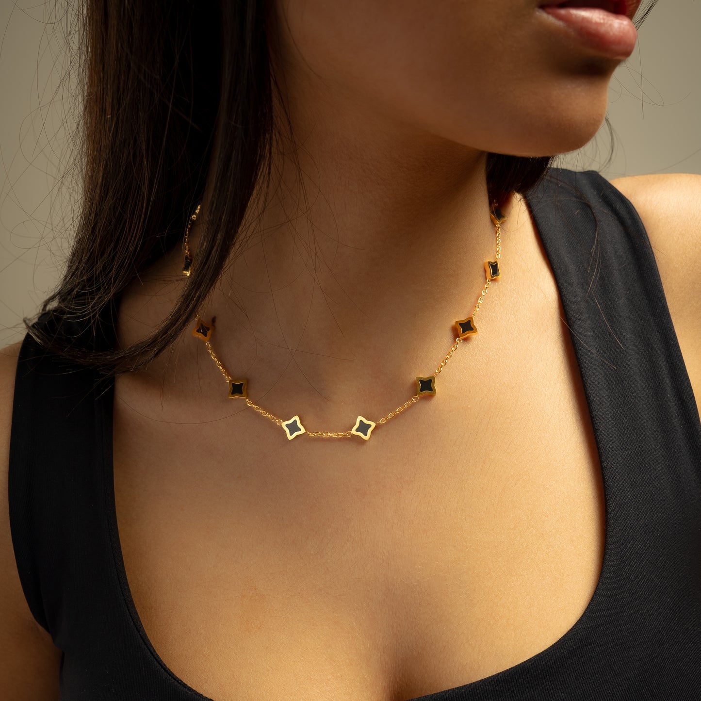 Gold Flower Cable Chain - Black