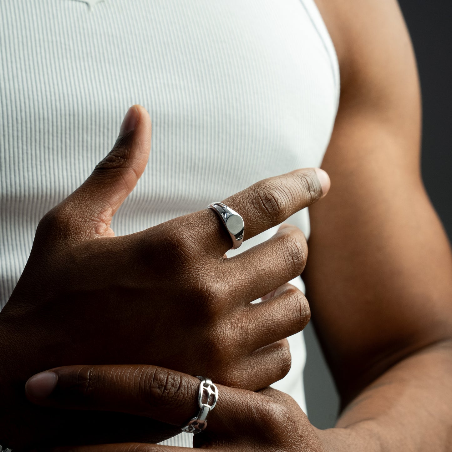 Round silver ring signet