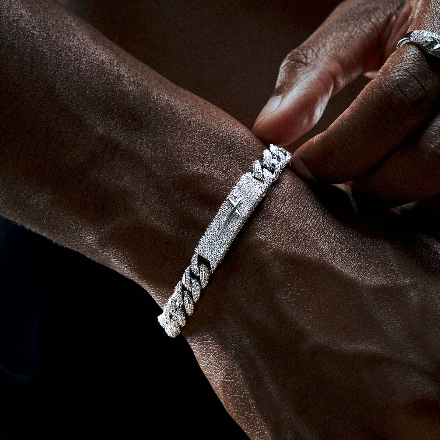 Iced Icon Cuban Link Plate Bracelet 8mm Silver