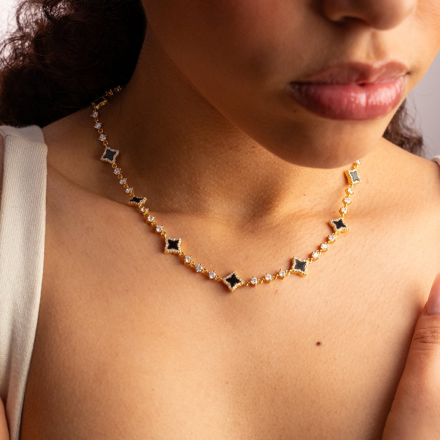 Chaîne Flower Tennis Dorée - Motif Noir